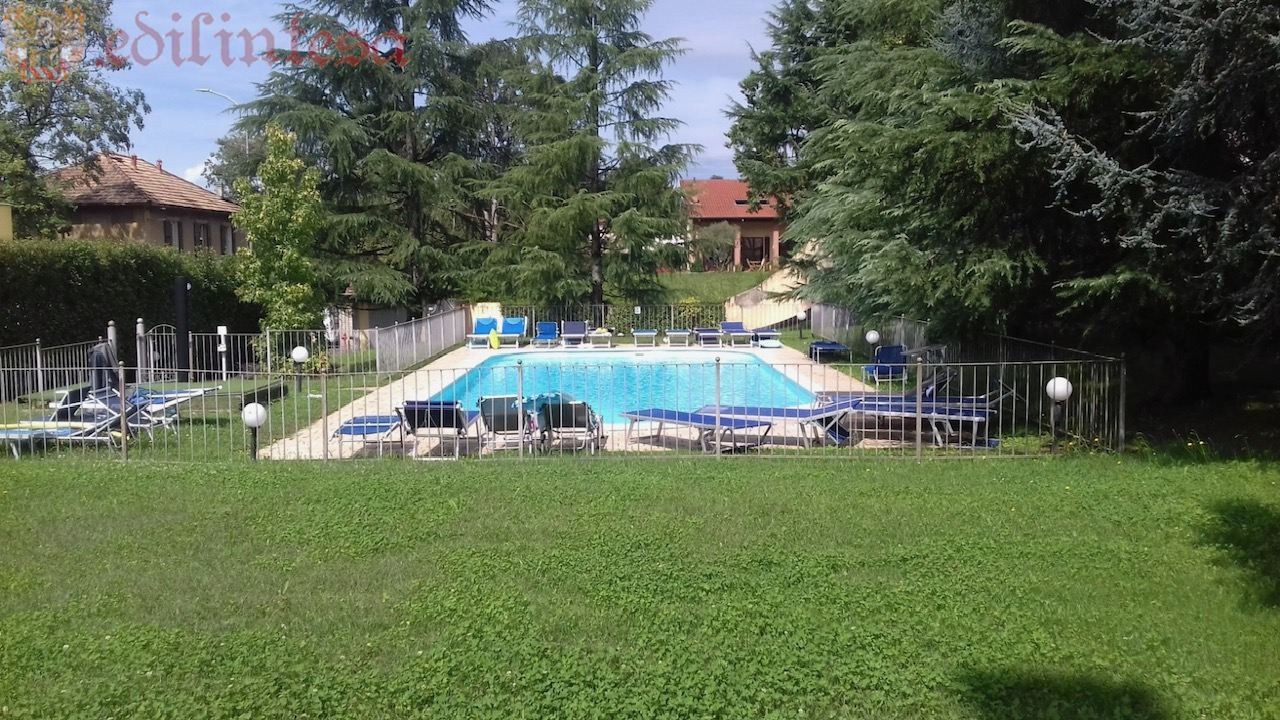 Lesmo trilocale in residence con piscina