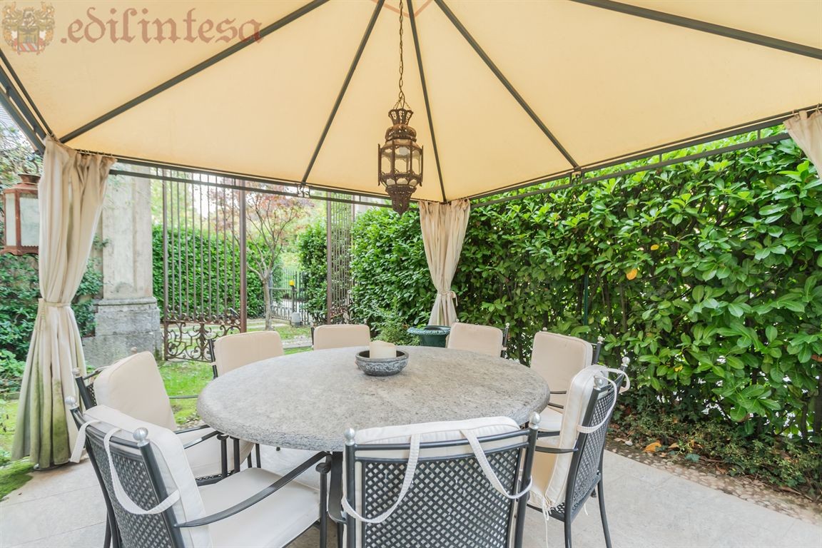 Unità abitativa di lusso nel complesso storico e di pregio in Villa Prinetti